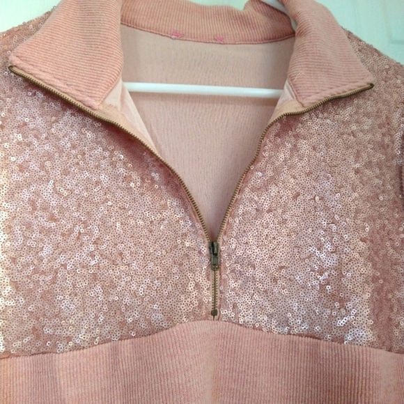 Cute Sequin Top - Picture 6 of 7